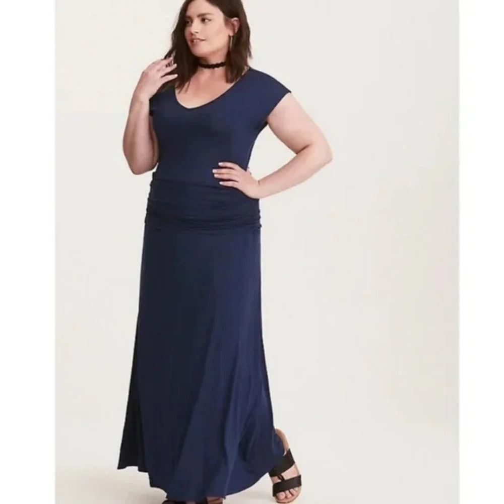 Torrid Navy Blue Shirred Jersey Maxi Dress Size 00 / M/L / 10